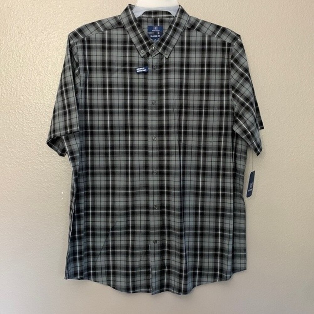 George Men’s and Big men’s short sleeve Stretch Poplin shirt. Color plaid.
